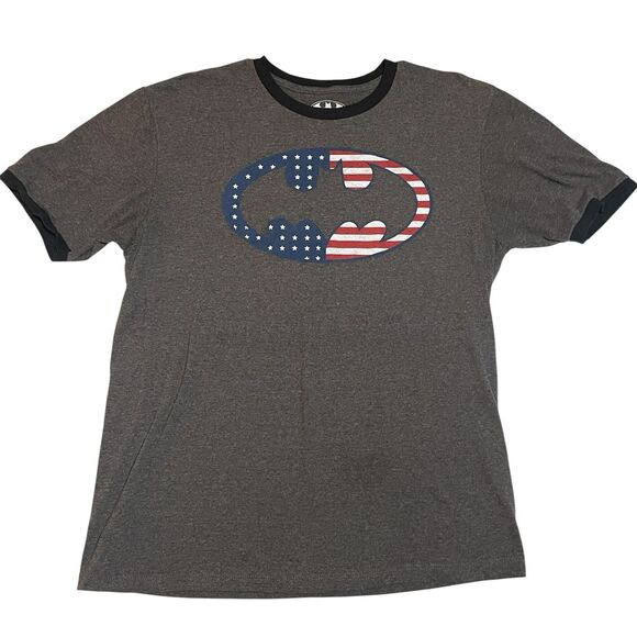 Batman USA Design Holiday Solid Dark Gray Graphic Print Shirt Size Large - Picture 1 of 3